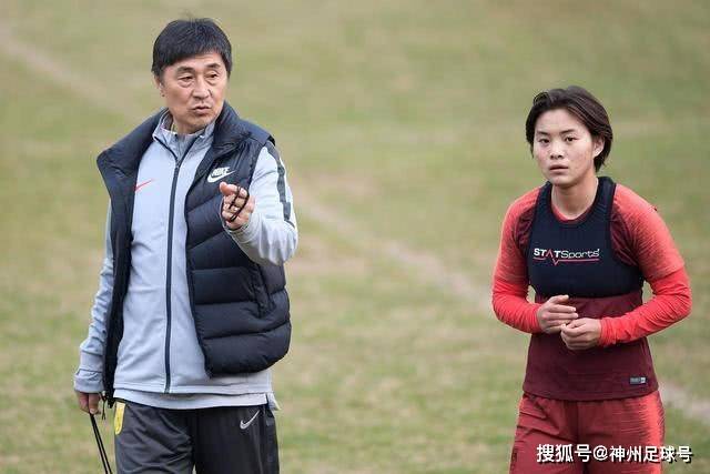 哈里梅根即将公开亮相，王室态度明确